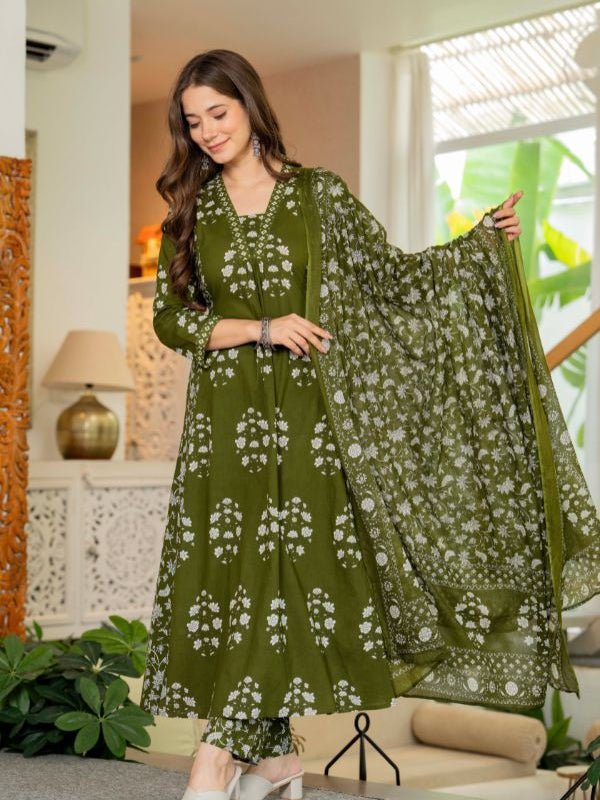 Floral Printed V-Neck Pure Cotton Anarkali Kurta With Trousers & Dupatta
