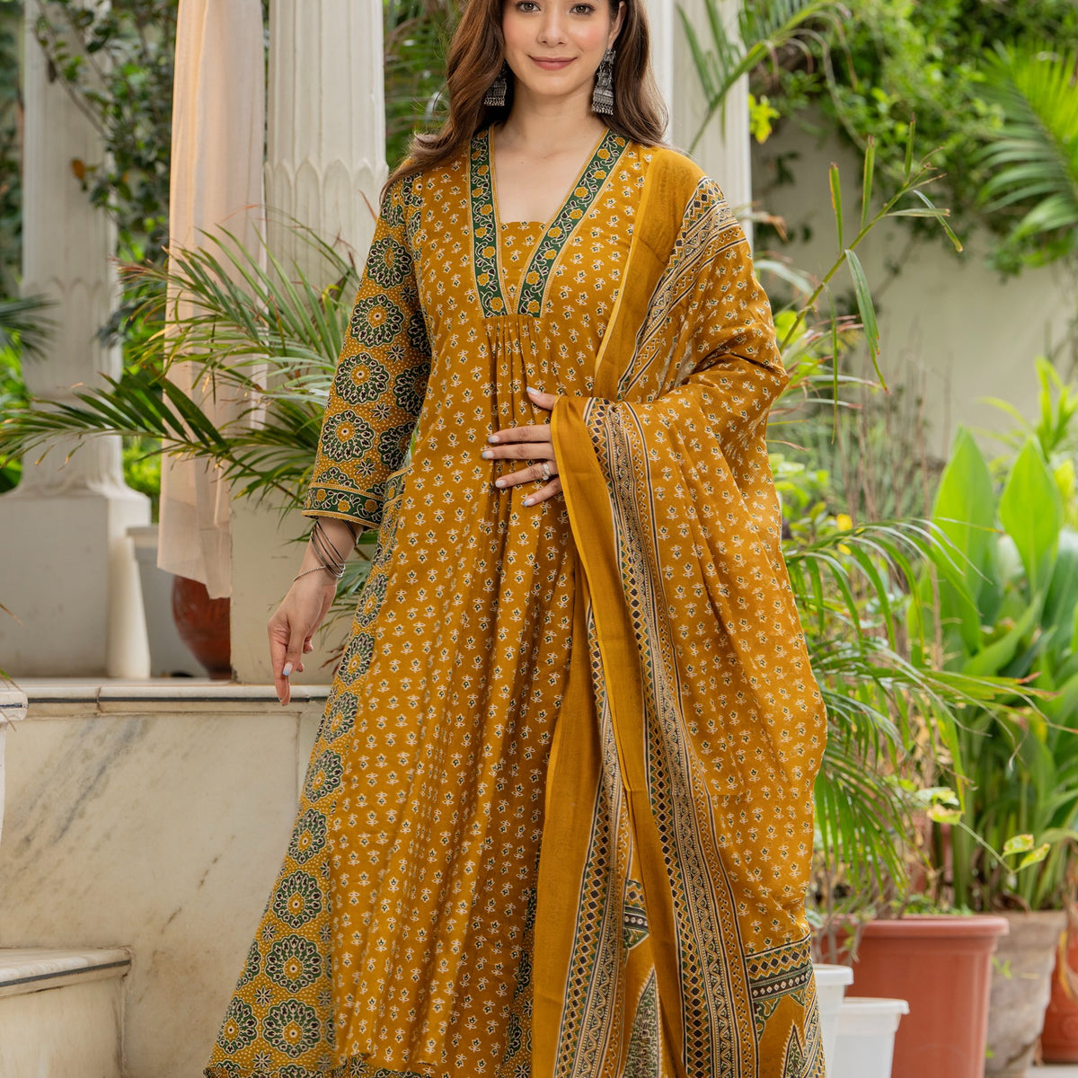 GEKHA Women's Printed A-Line Flared 2 Pockets Kurta Pant with Dupatta Set |Floral Ethnic Suit Set |Kurta for Festive, Casual & Office Wear